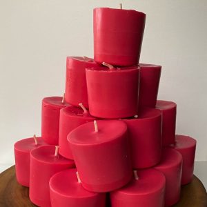 Twenty Dragon's Blood pure soy Classics burn brightly for a total of 700 hours with a luxurious, intoxicating fragrance.