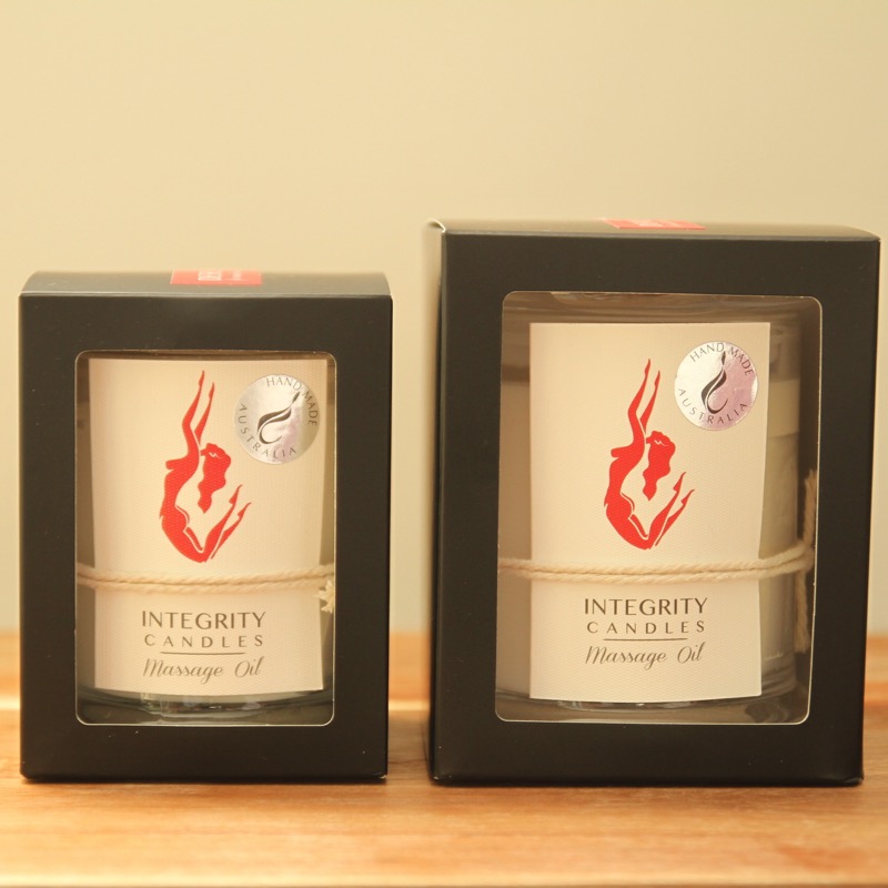 A luscious blend of Pure Soy, Macadamia Oil and Shea Butter, with Lavender, Sweet Orange, Patchouli, Ylang Ylang, Cedarwood, Jasmine and Jojoba essential oils nourish, arouse and delight your partner.