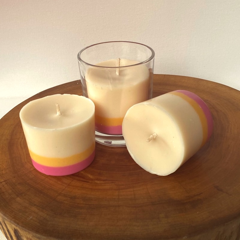 Three Frangipani & Ylang Ylang pure soy Classics, with glass, burn brightly for a total of 105 hours with a delightfully playful and sweet aroma. Three Frangipani & Ylang Ylang pure soy Classics, with glass, burn brightly for a total of 105 hours with a delightfully playful and sweet aroma.