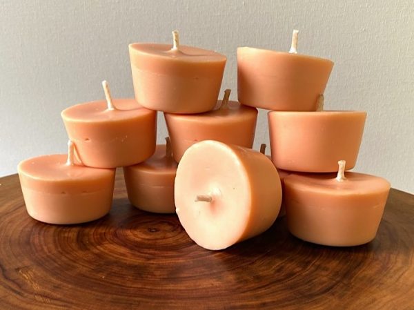 Ten Vanilla Bean pure soy Votives burn brightly for a total of 80 hours with a luxurious, intoxicating fragrance.