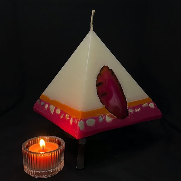 Nefertiti: mid size in our pyramid range burning for over 150 hours.