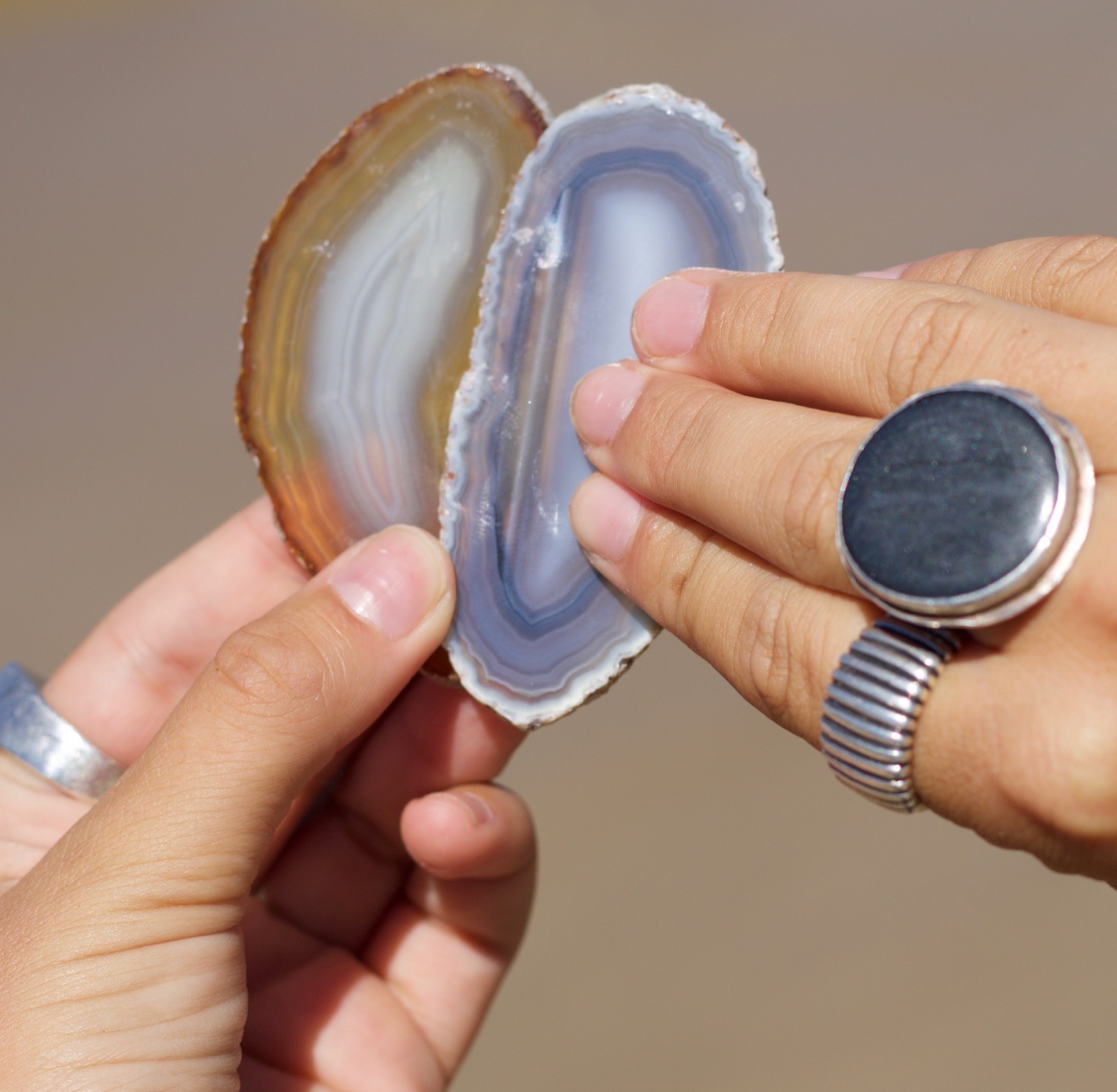 An Agate Crystal slice is embedded into one face of the Pyramid.