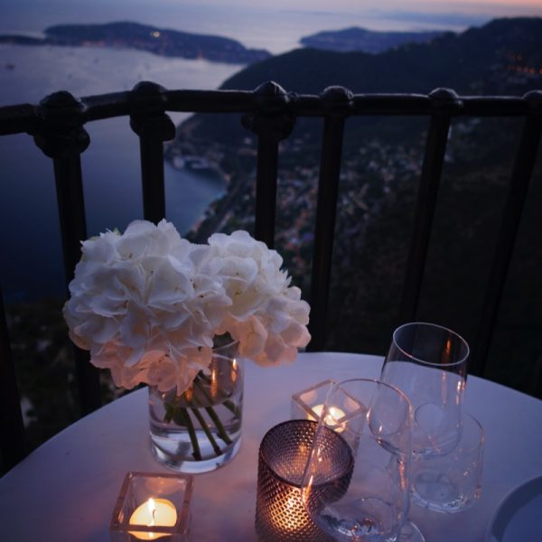 Perfect scent for that romantic dinner Photo by Raissa lara on Unsplash